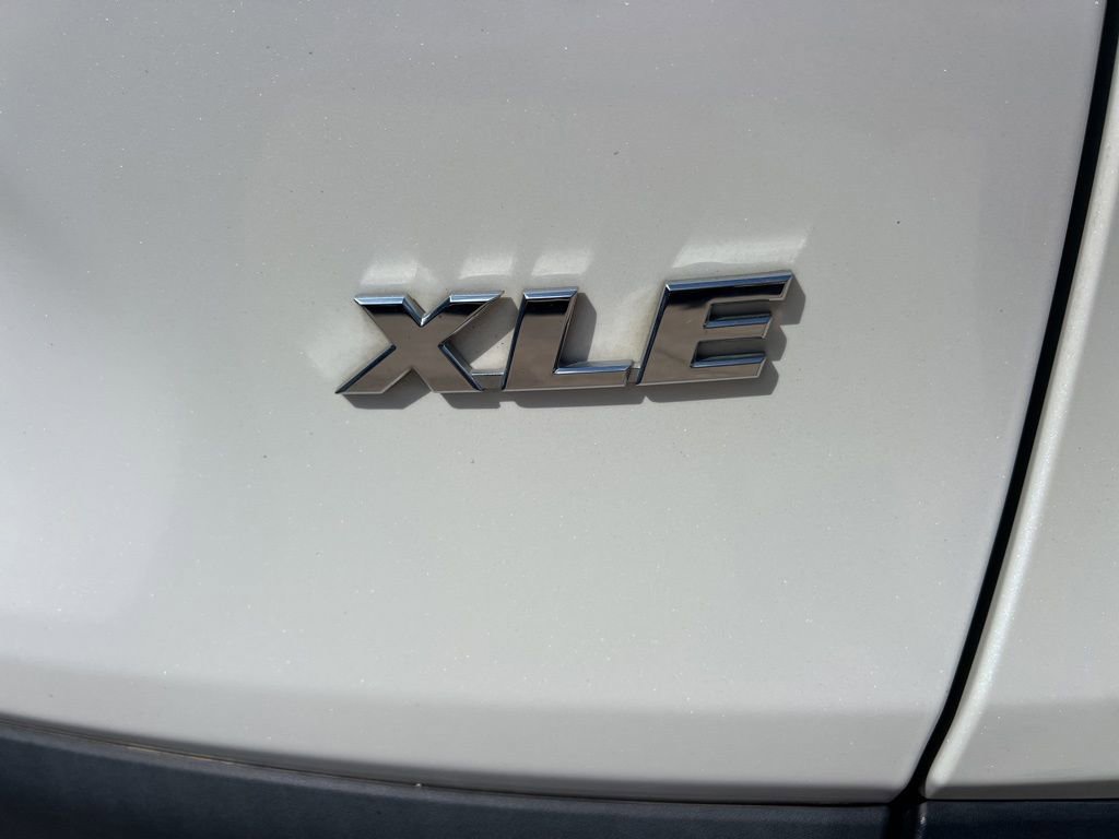 Used 2021 Toyota RAV4 XLE Premium FWD image 16