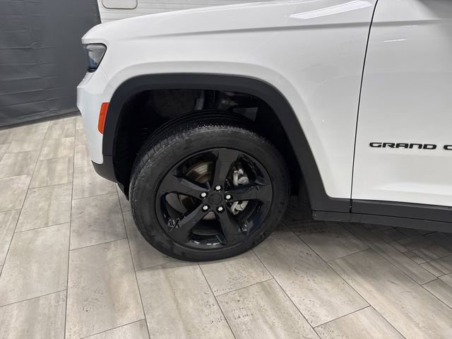 Used 2023 Jeep Grand Cherokee Altitude image 33