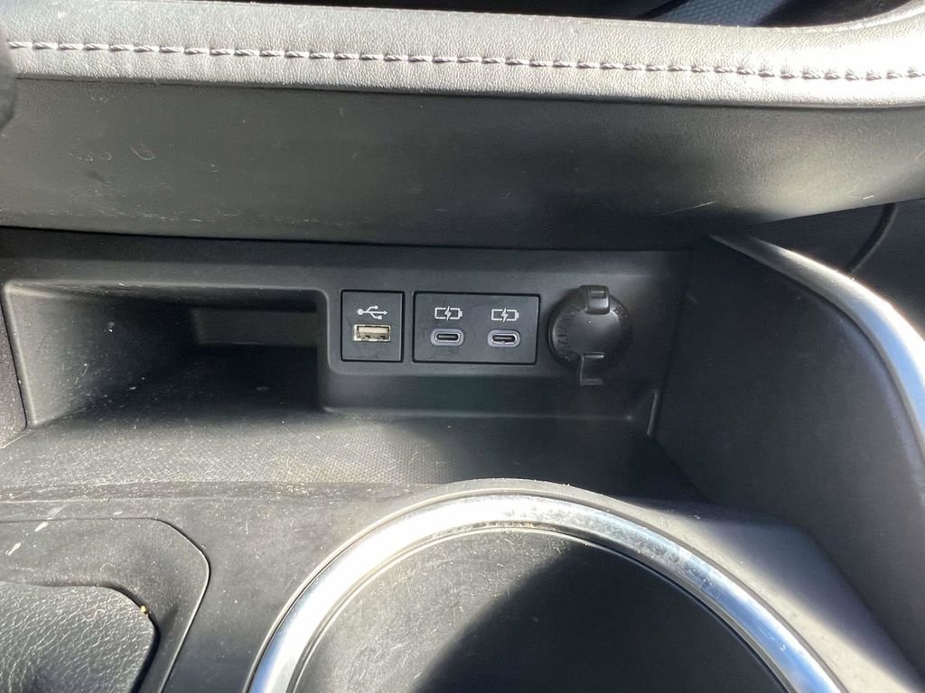 Used 2023 Toyota Highlander XLE image 32