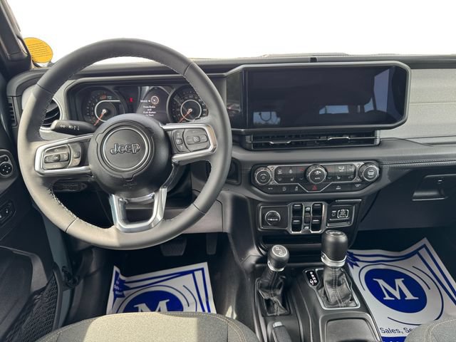 Used 2026 Jeep Wrangler Unlimited Sahara AWD/4WD image 11