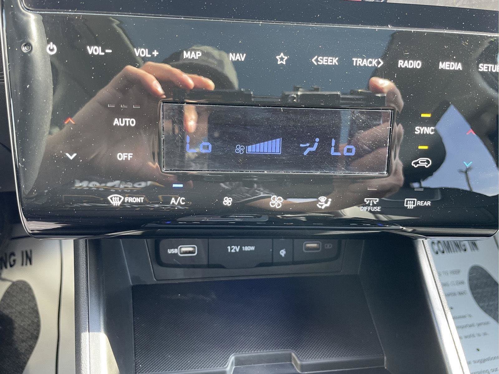 Used 2024 Hyundai Tucson Limited AWD/4WD image 28