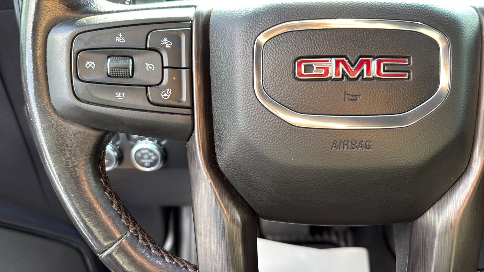 Used 2022 GMC Sierra 1500 AT4 w/ AT4 Preferred Package AWD/4WD image 16