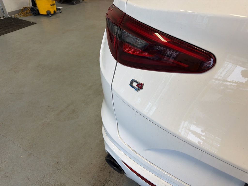 Used 2023 Alfa Romeo Stelvio Veloce image 11