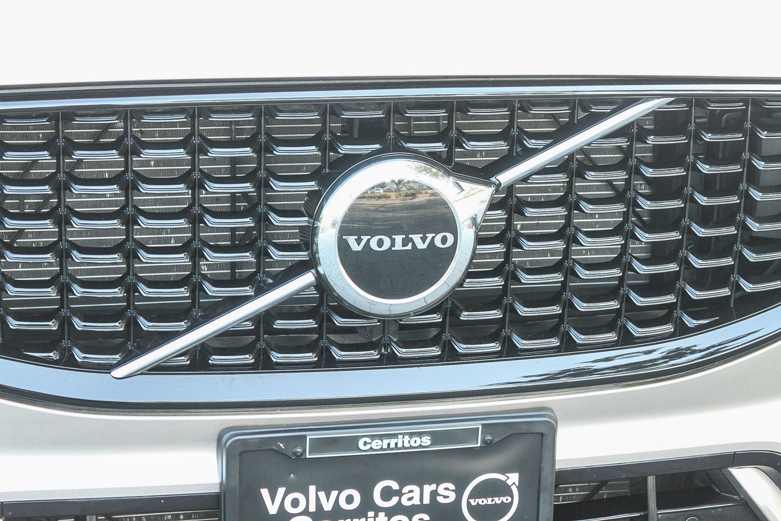 Used 2025 Volvo XC60 B5 Core AWD/4WD image 5
