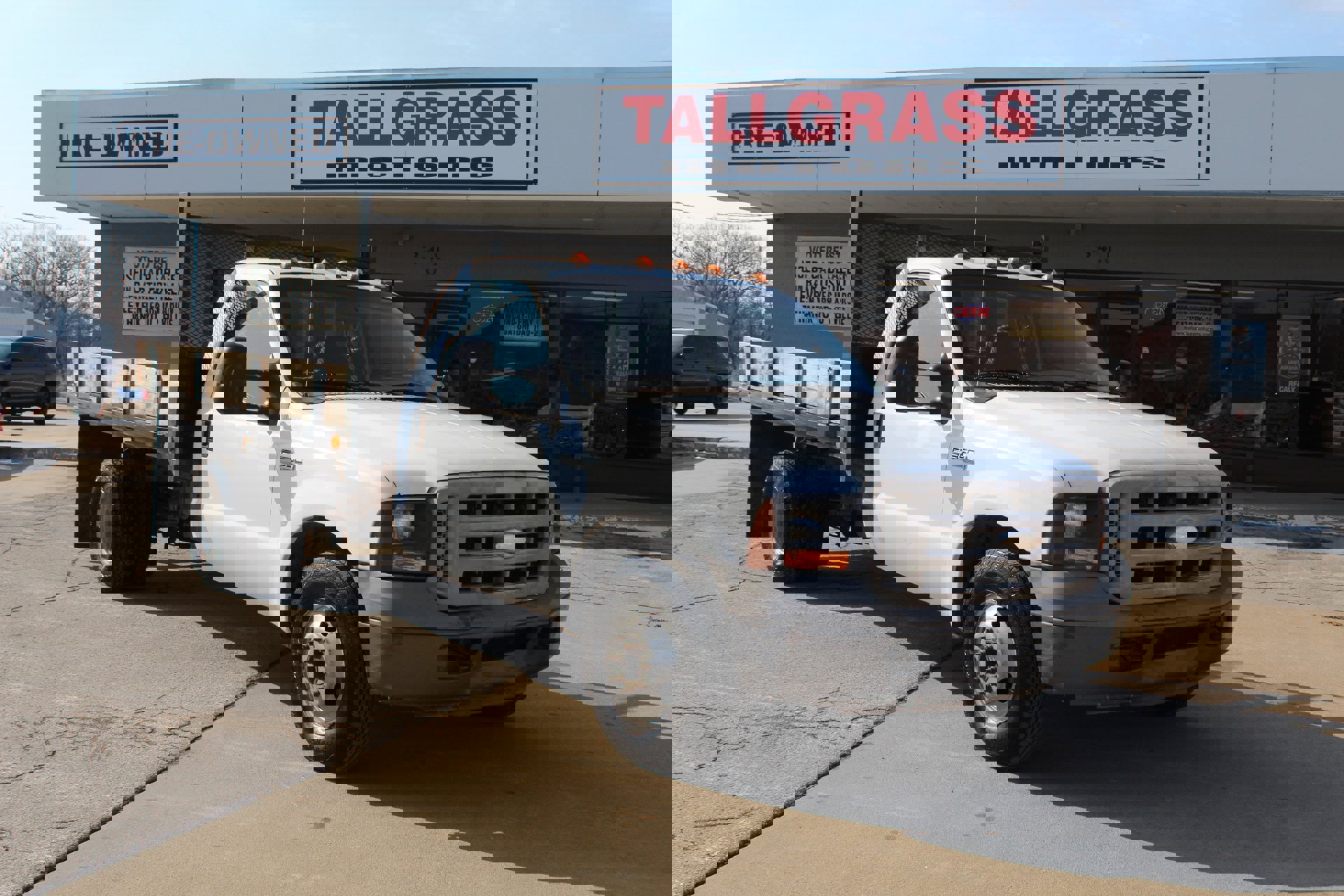 Used 2005 Ford F350 XL image 1