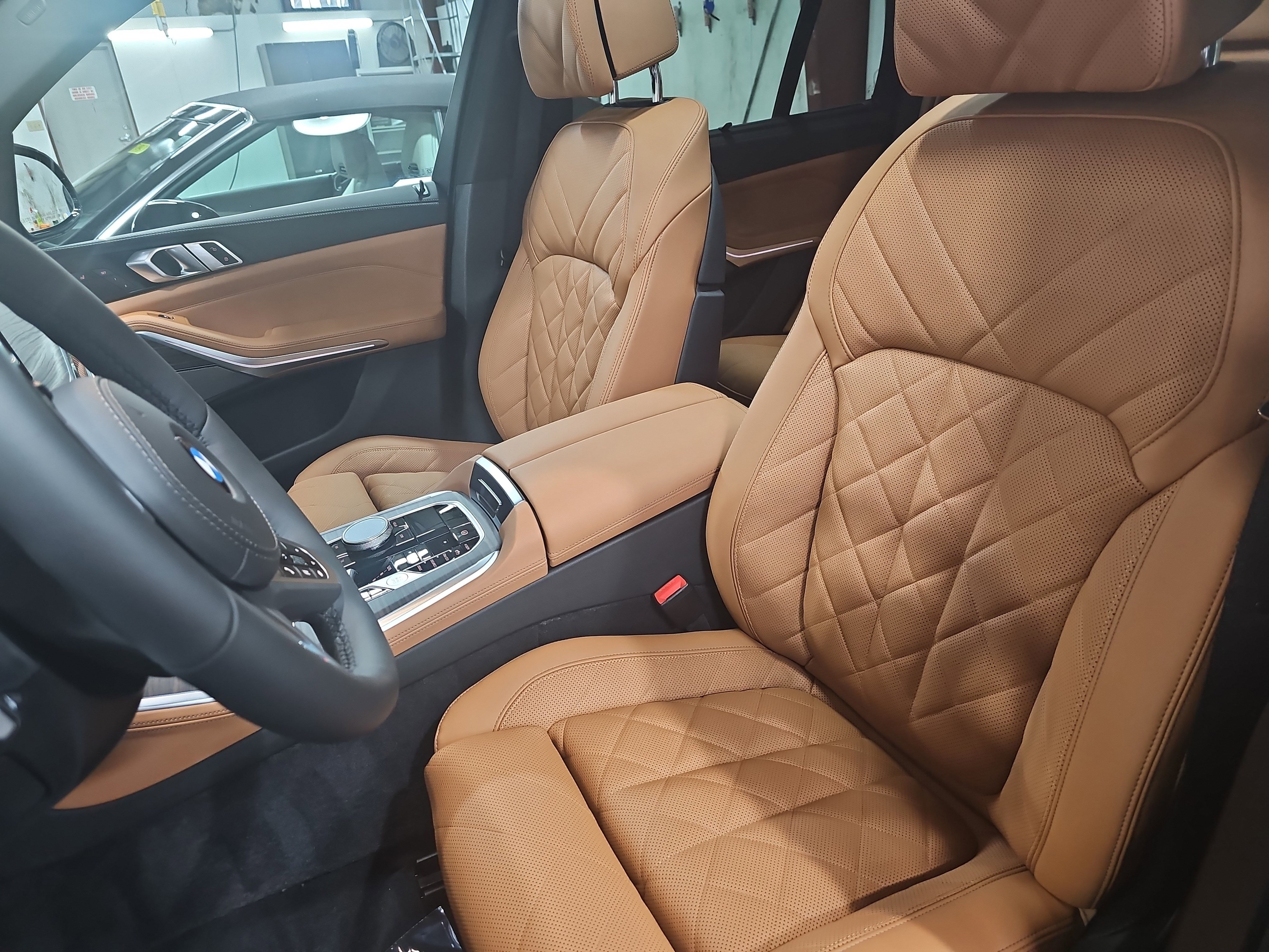 New 2026 BMW X5 xDrive40i w/ M Sport Package AWD/4WD image 15