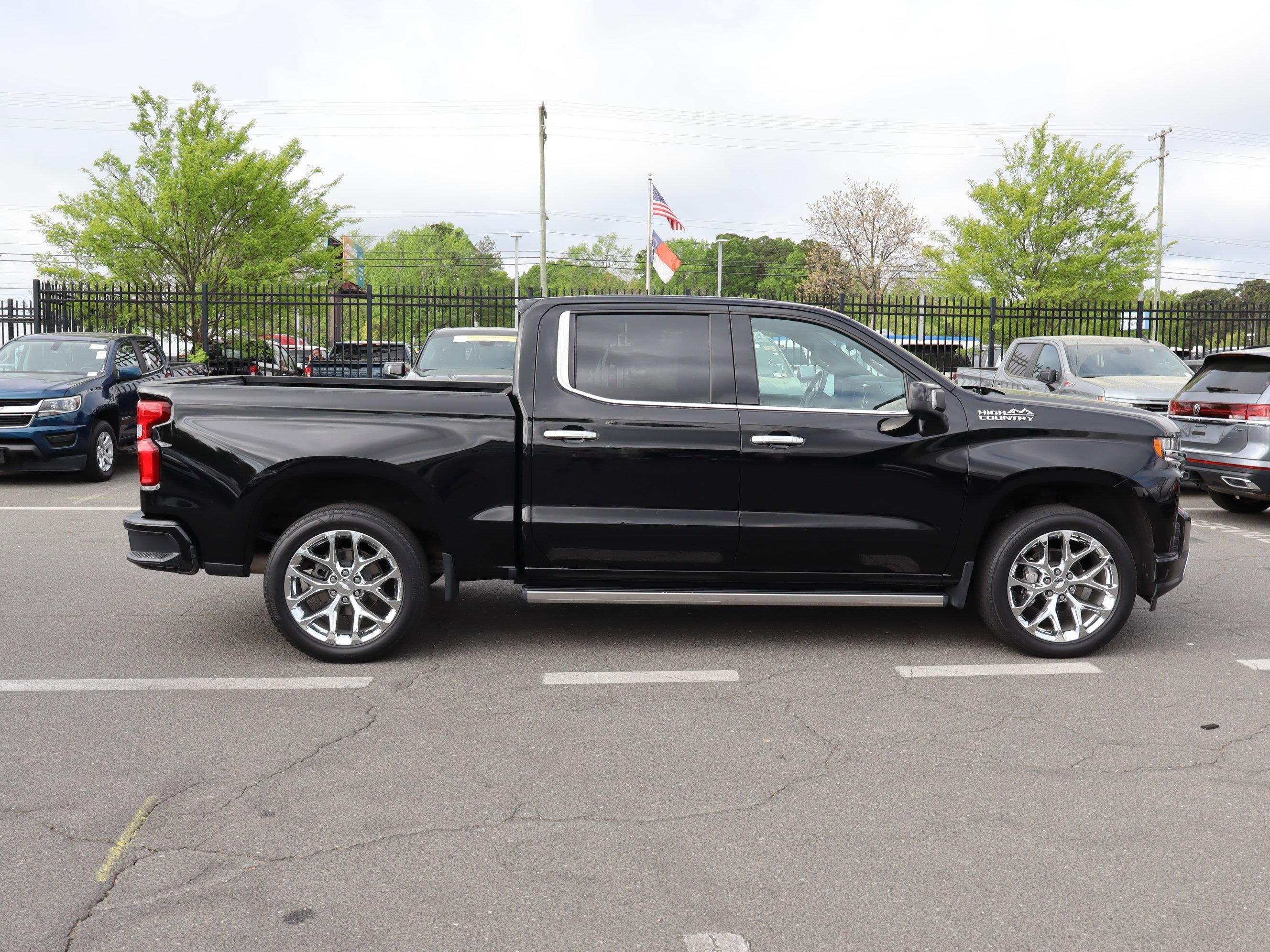 Used 2021 Chevrolet Silverado 1500 High Country w/ Technology Package image 11