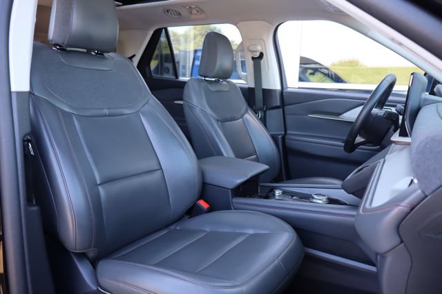 Certified 2025 Ford Explorer Active w/ Active Comfort Package AWD/4WD image 37