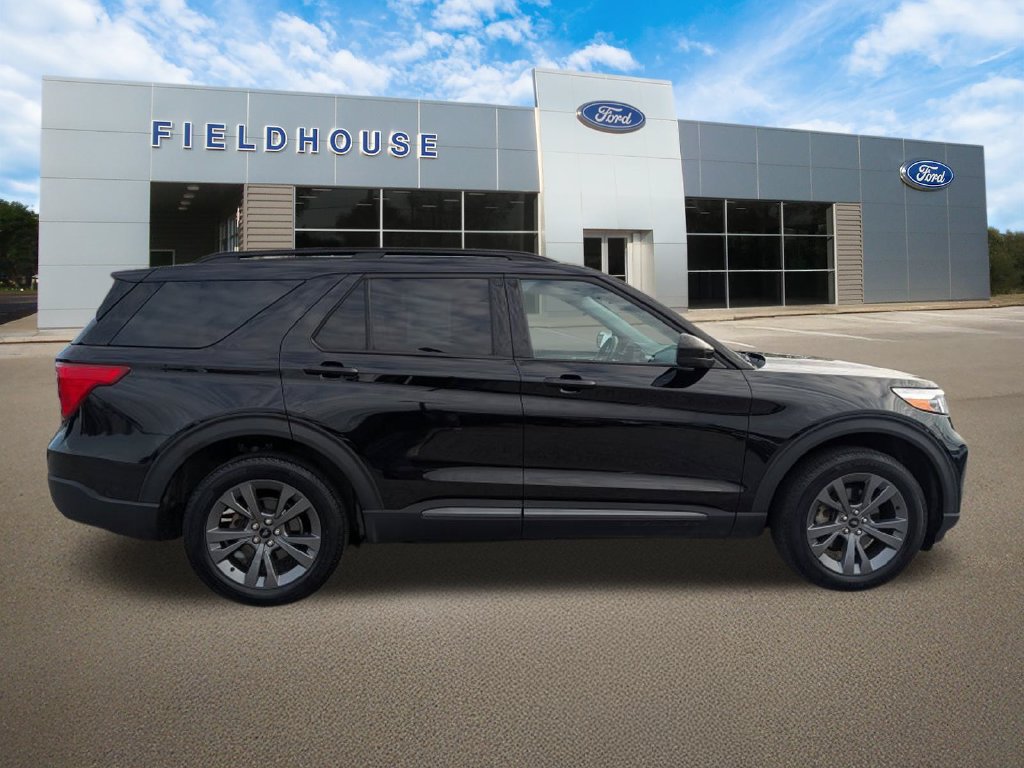 Used 2023 Ford Explorer XLT w/ Equipment Group 202A AWD/4WD image 9