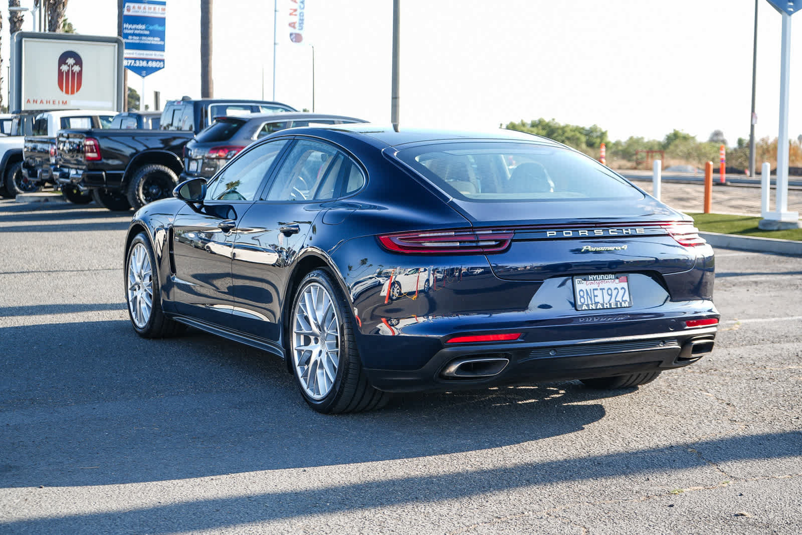 Used 2019 Porsche Panamera 4 AWD/4WD image 9