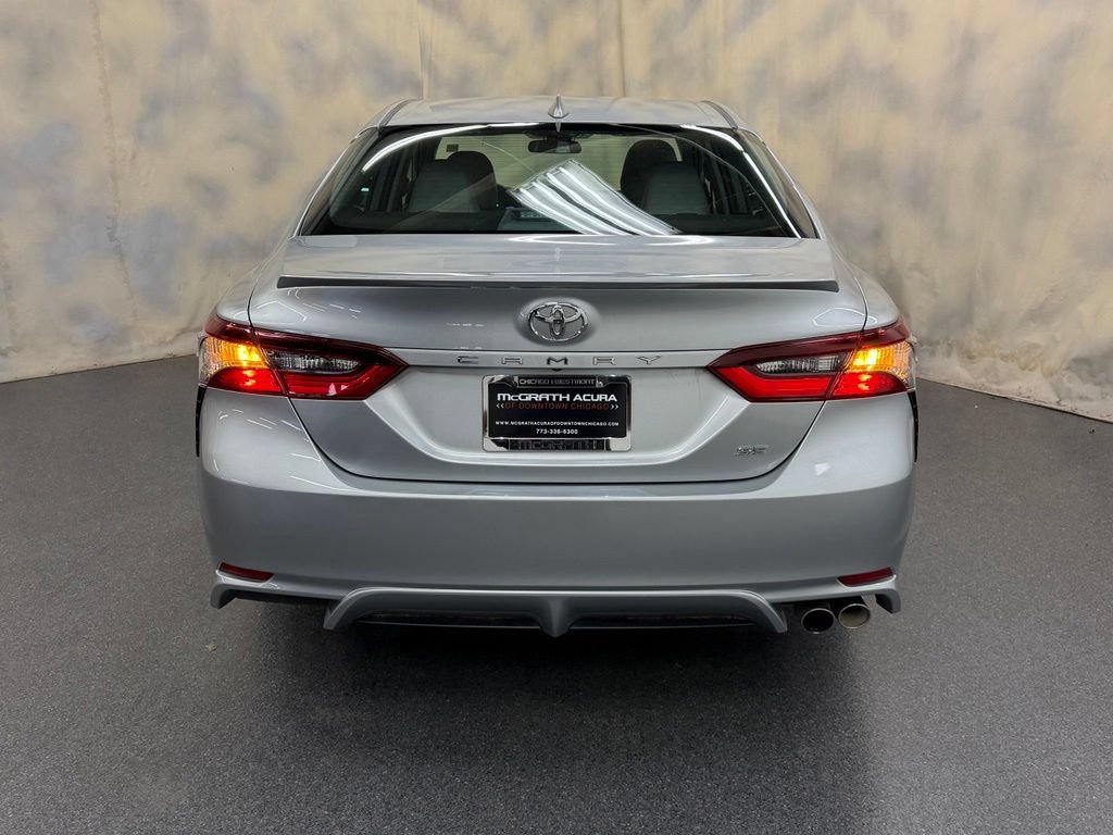 Used 2022 Toyota Camry SE FWD image 6