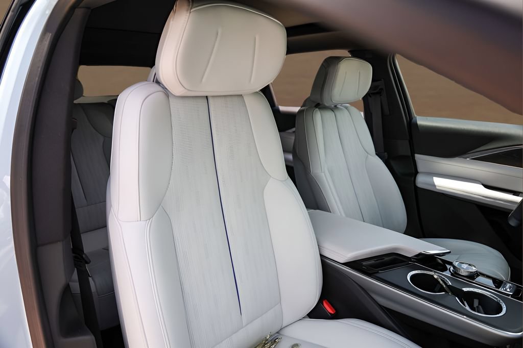 Certified 2024 Cadillac Lyriq Sport w/ LPO, Floor Liner Package AWD/4WD image 27