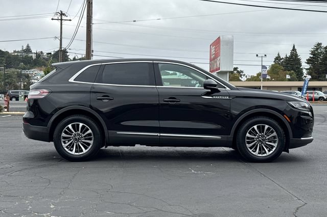 Used 2021 Lincoln Nautilus FWD w/ Equipment Group 101A image 3