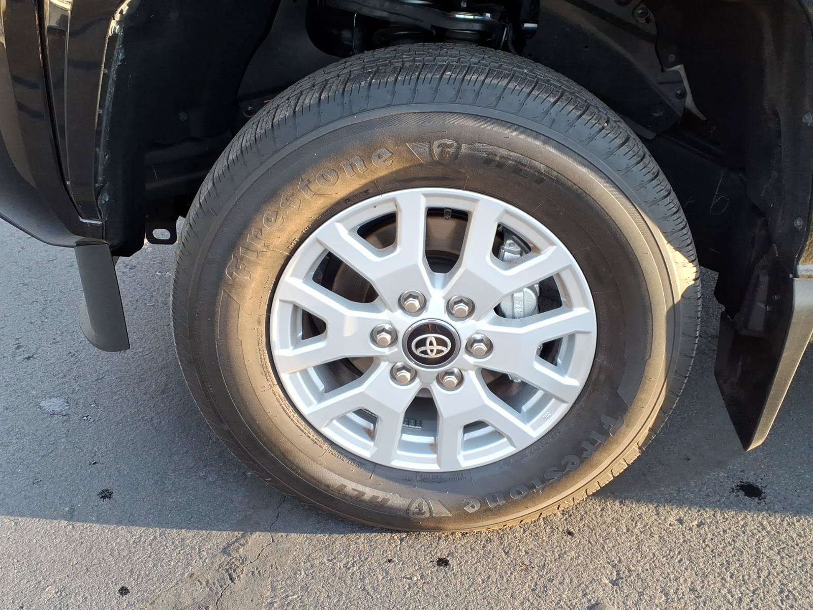 Certified 2025 Toyota Tacoma SR5 AWD/4WD image 8