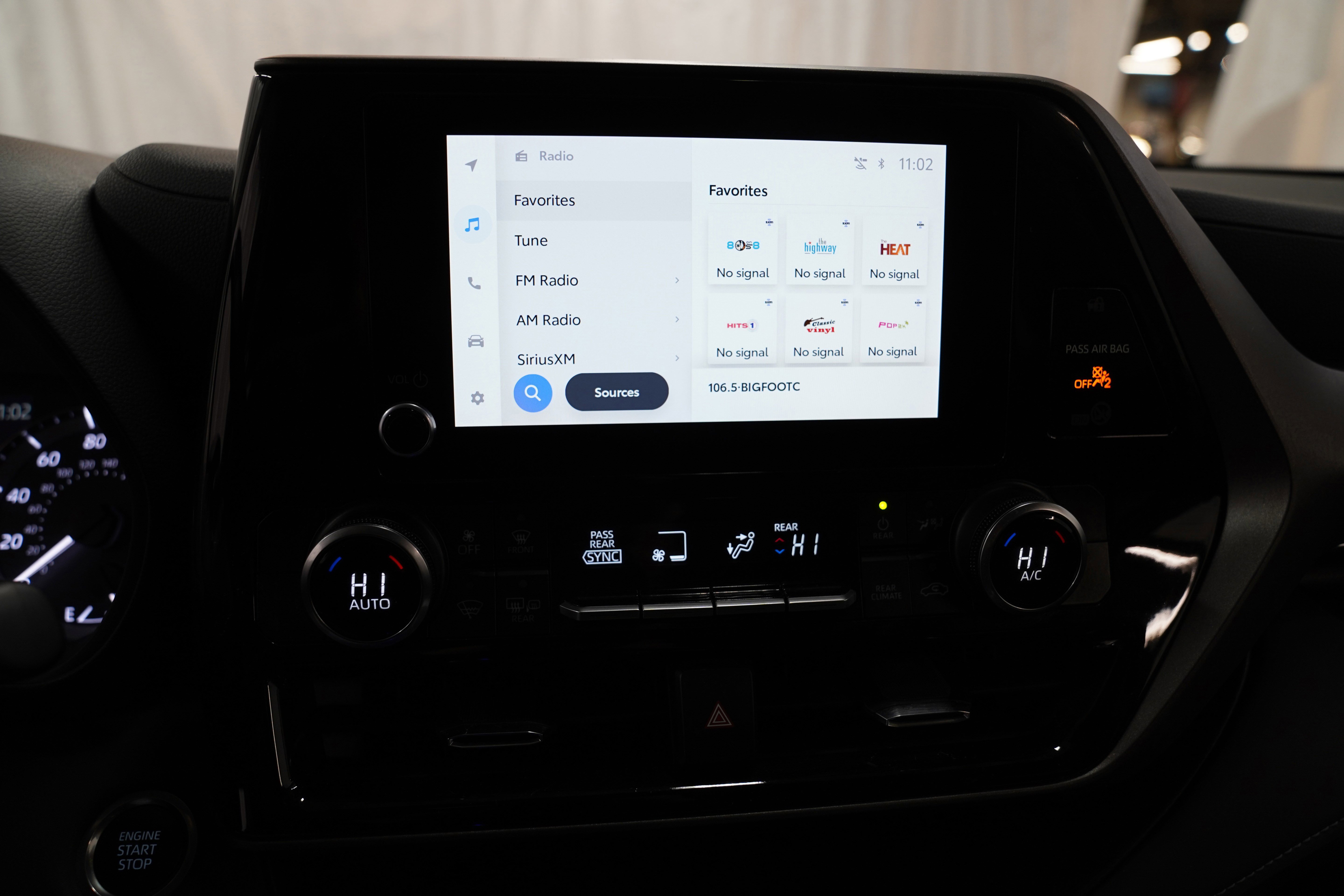 Used 2024 Toyota Highlander LE image 19