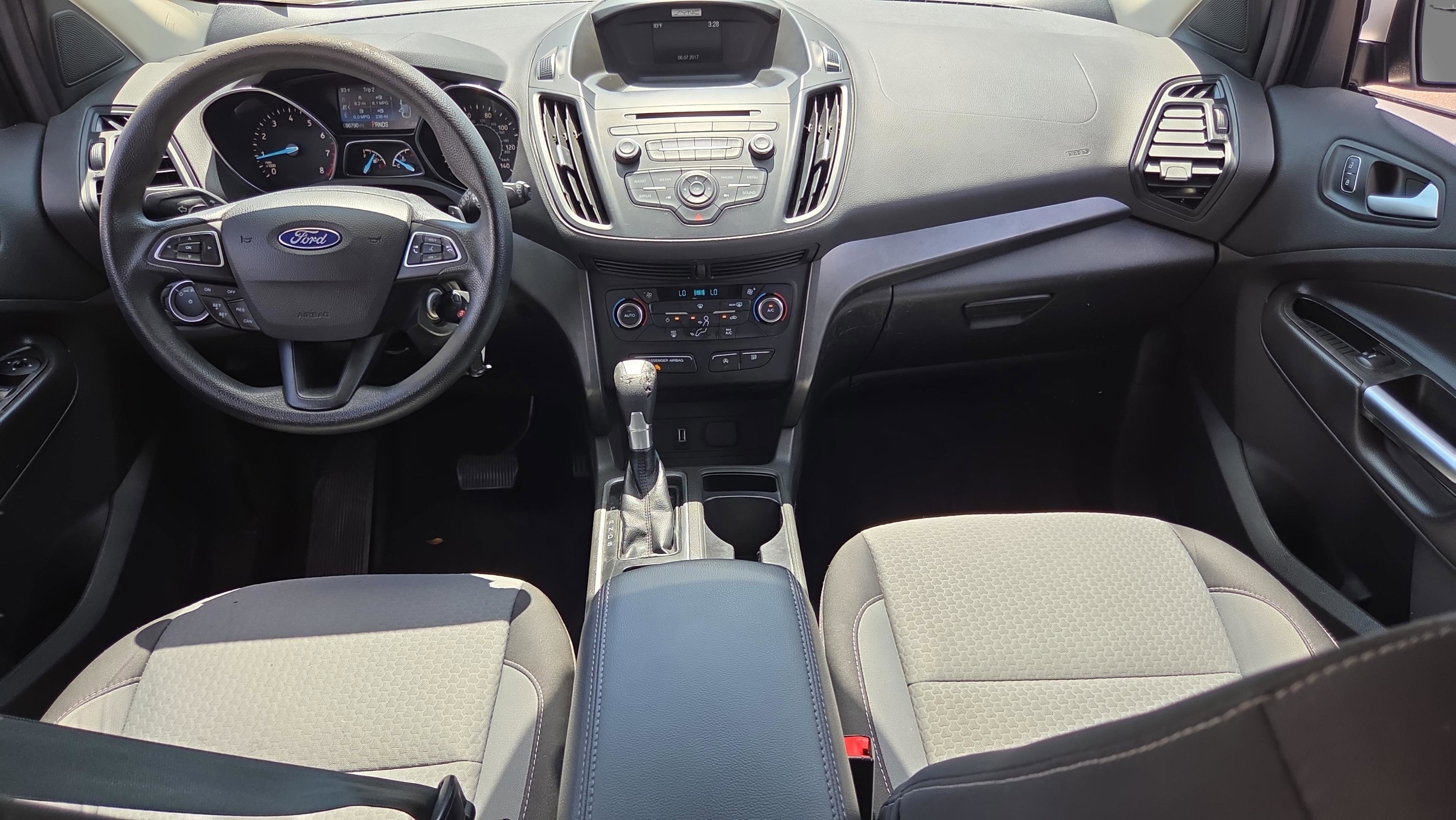 Used 2017 Ford Escape SE FWD image 11