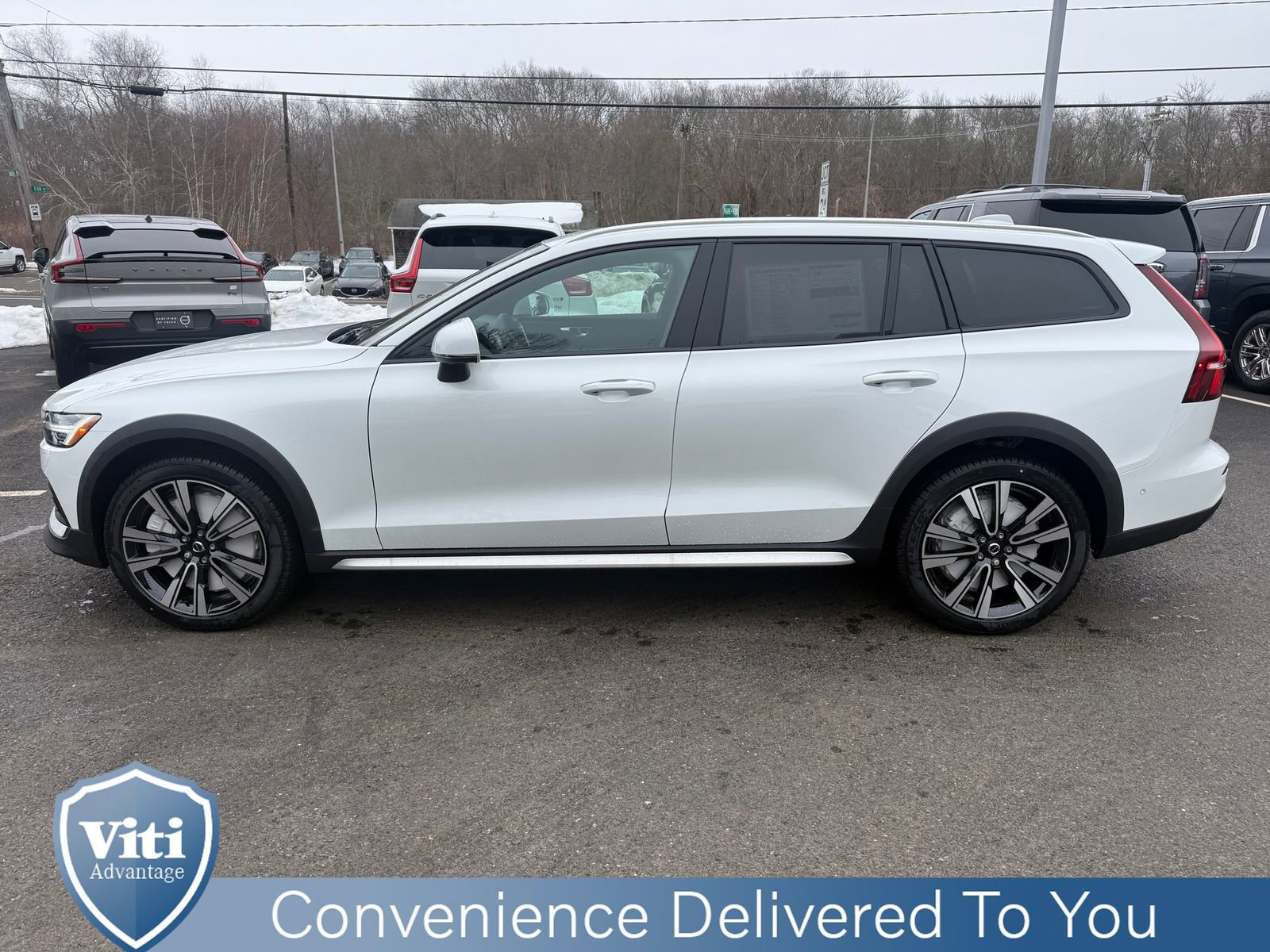 New 2026 Volvo V60 B5 Cross Country Ultra w/ Protection Package Premier image 5