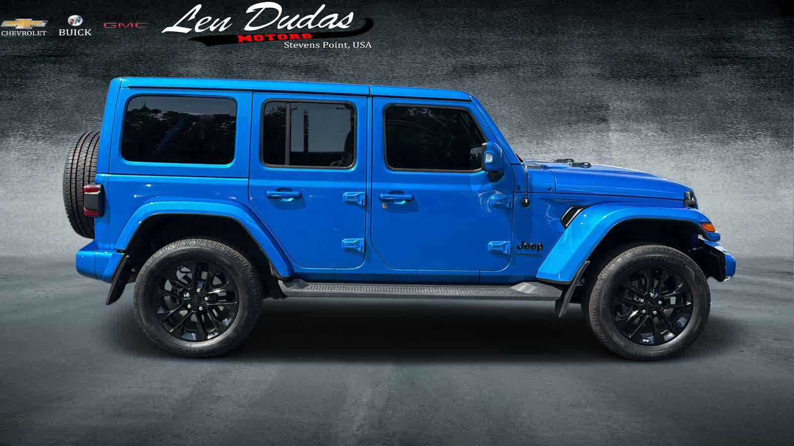 Used 2022 Jeep Wrangler Unlimited Sahara AWD/4WD image 5