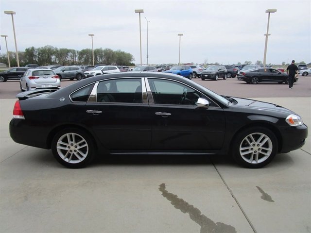 Used 2012 Chevrolet Impala LTZ FWD image 6