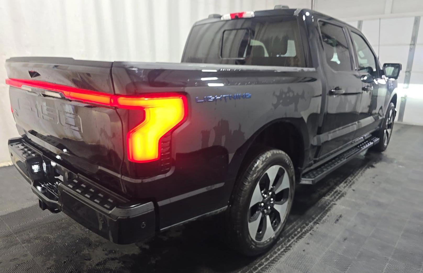 Used 2023 Ford F150 Lightning Platinum AWD/4WD image 4