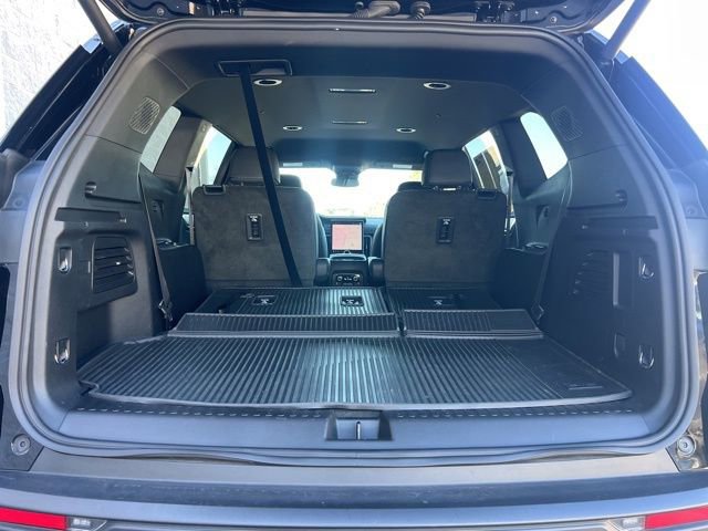 Used 2024 GMC Acadia AT4 w/ Luxury Package image 33
