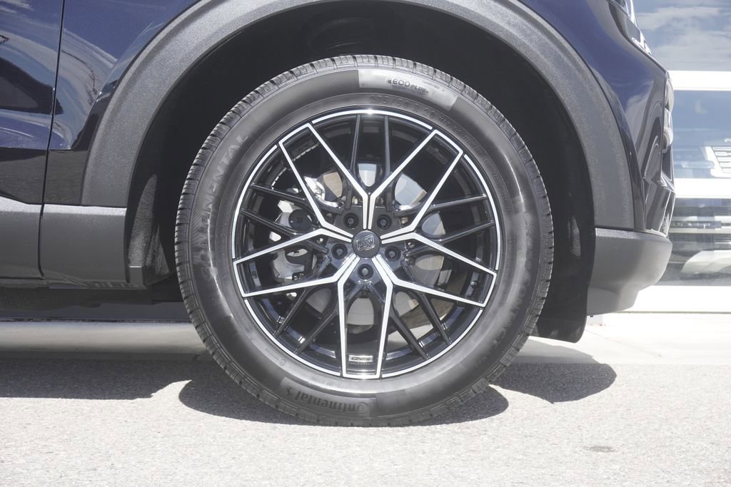 Used 2023 Ford Explorer Platinum w/ Technology Package image 33