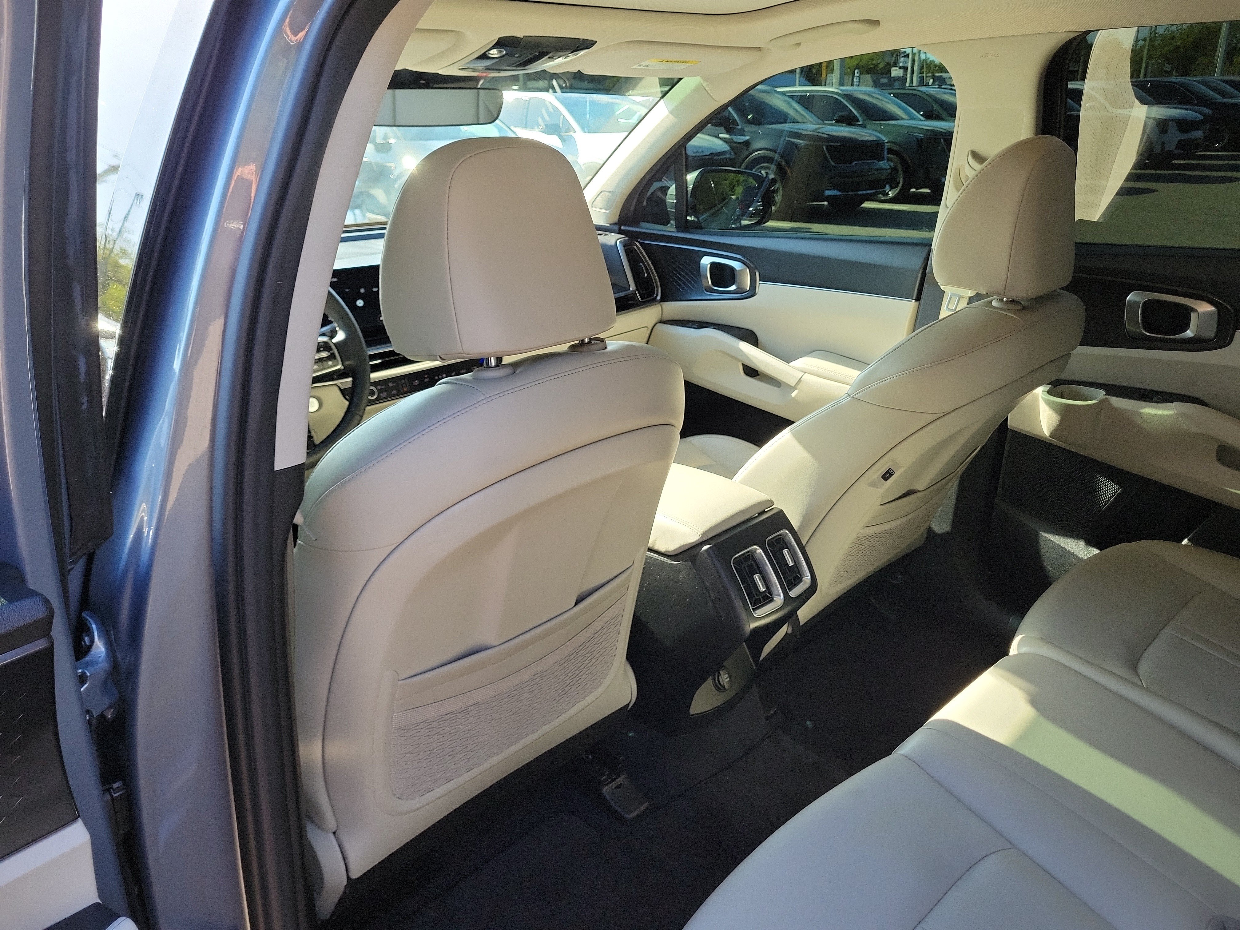 Certified 2025 Kia Sorento S w/ Panoramic Sunroof Package FWD image 16