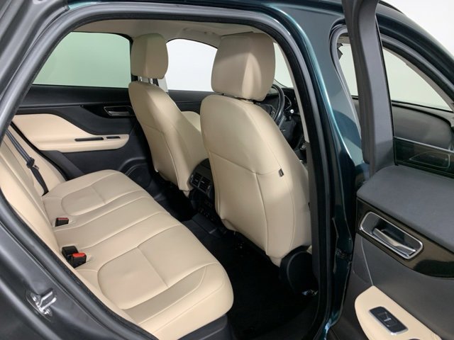 Used 2018 Jaguar F-PACE Premium image 36
