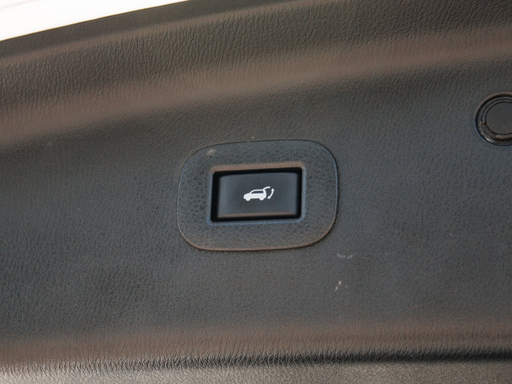 Used 2023 INFINITI QX80 Luxe w/ Cargo Package AWD/4WD image 30