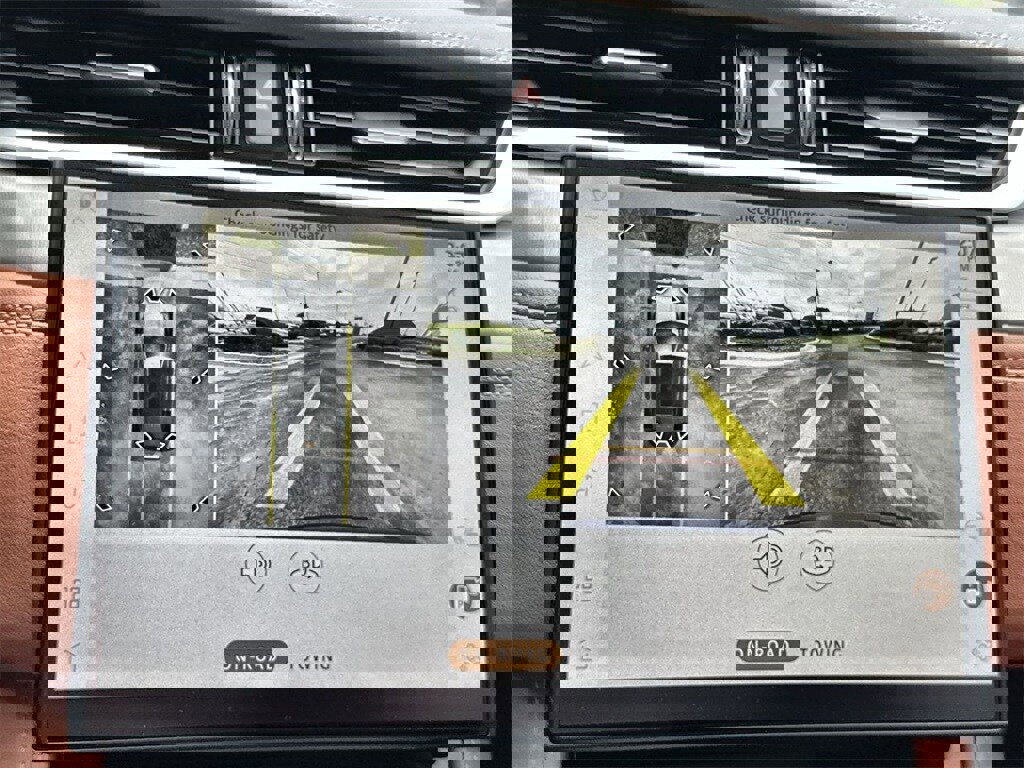 New 2026 Jaguar F-PACE R-Dynamic S image 25