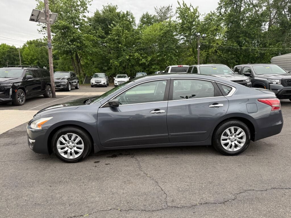 Used 2013 Nissan Altima 2.5 S FWD image 5