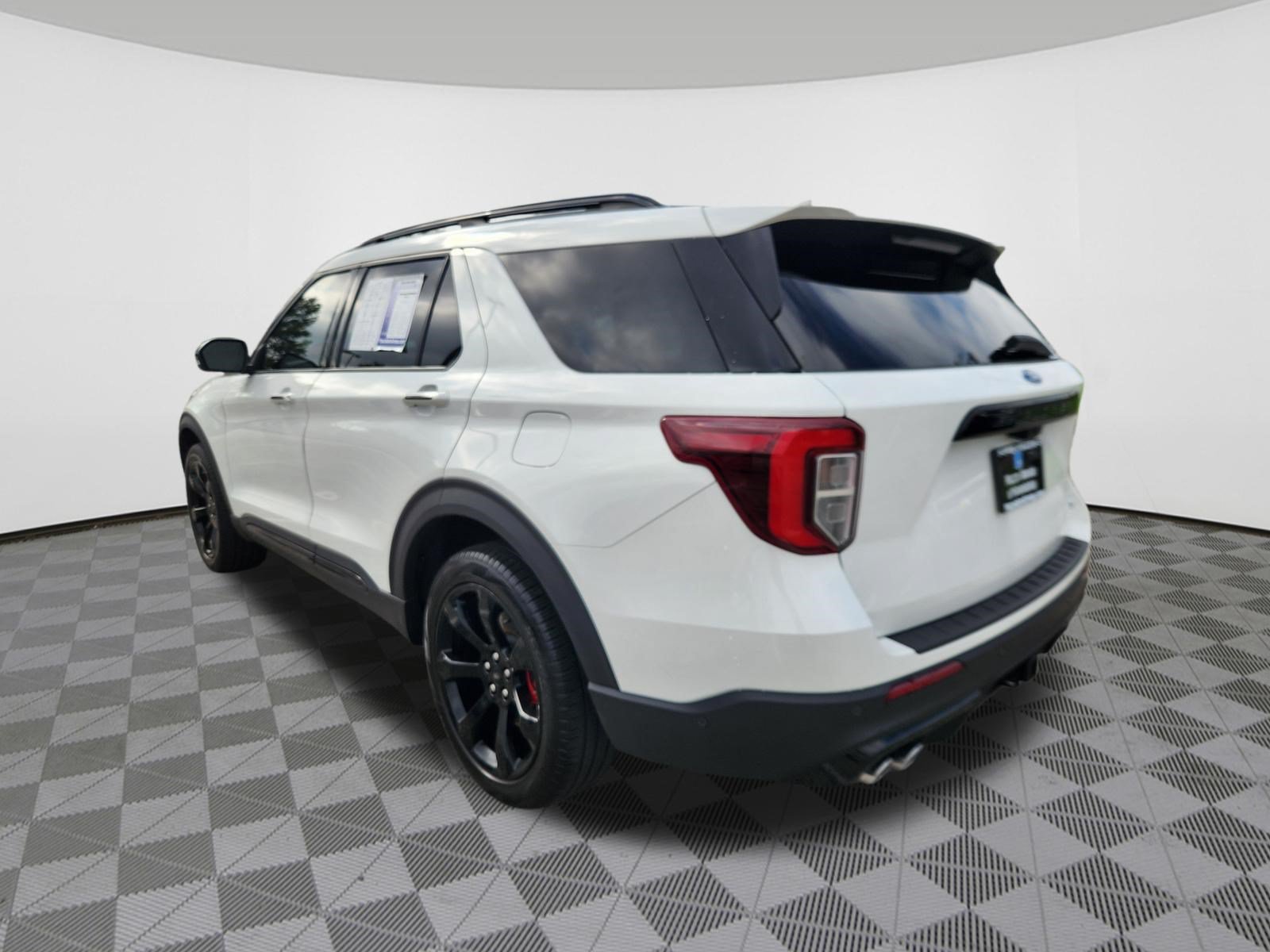 Used 2020 Ford Explorer ST w/ ST High-Performance Pack AWD/4WD image 3