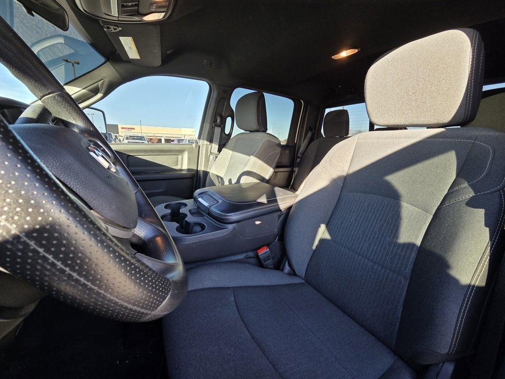 Used 2024 RAM 2500 Tradesman w/ Chrome Appearance Group image 24