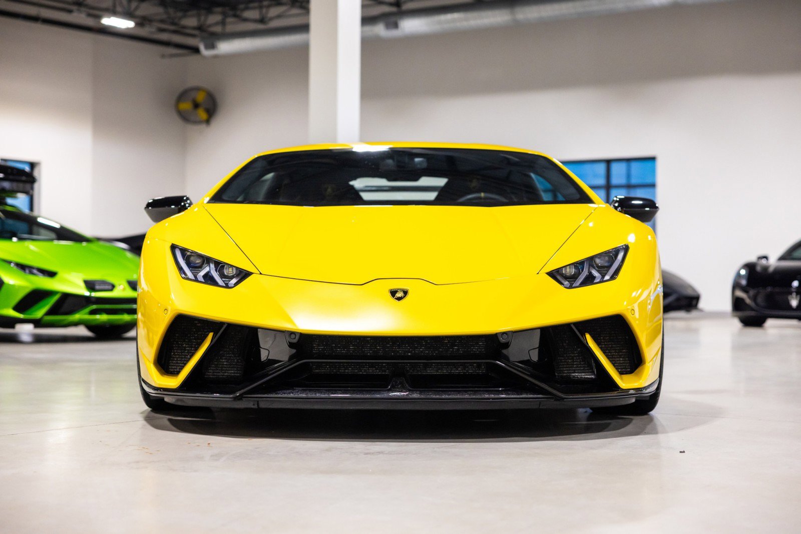 Used 2018 Lamborghini Huracan Performante image 2
