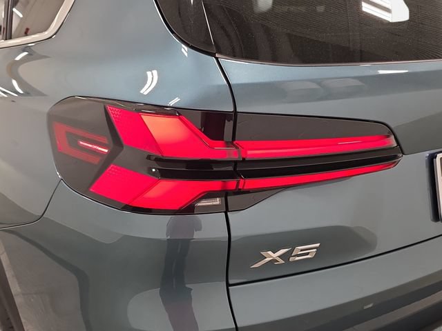 Used 2024 BMW X5 xDrive40i w/ Premium Package AWD/4WD image 30