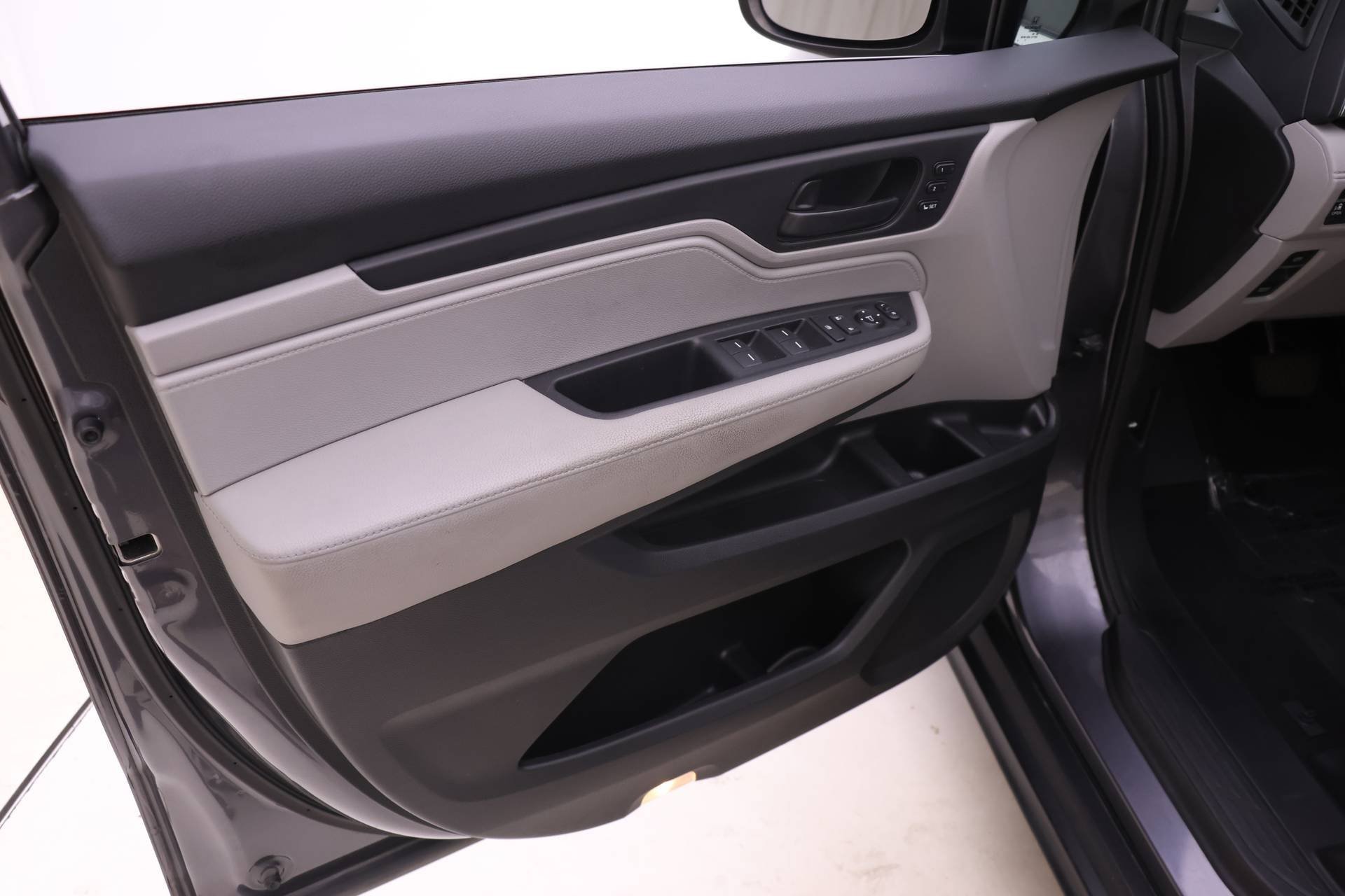 Used 2018 Honda Odyssey EX-L image 8