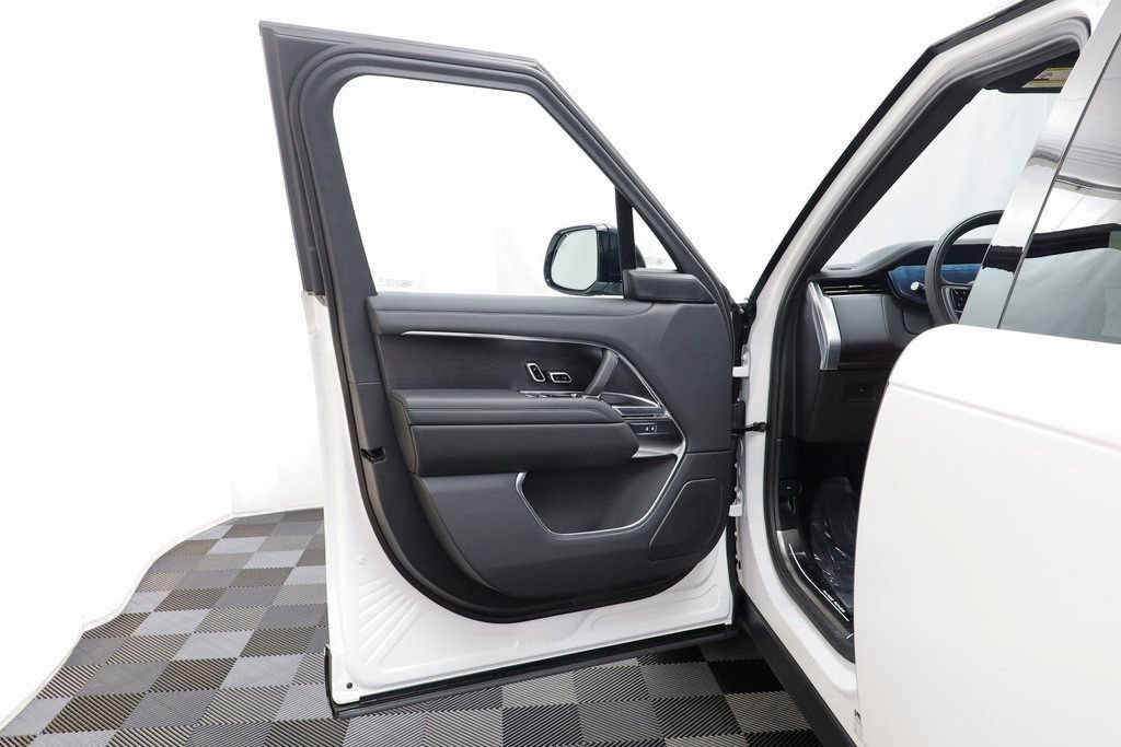 New 2025 Land Rover Range Rover SE AWD/4WD image 6