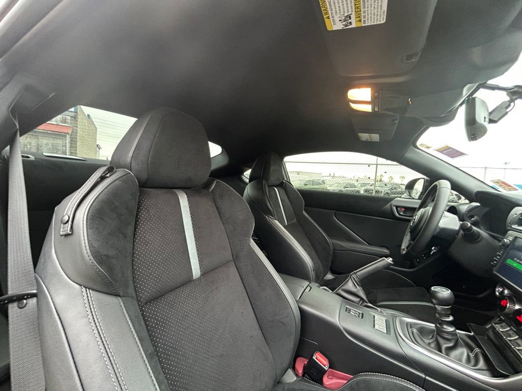 Used 2025 Toyota GR86 Premium RWD image 28