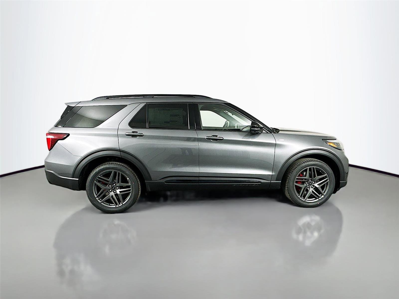 New 2026 Ford Explorer ST-Line w/ ST-Line Street Pack image 8