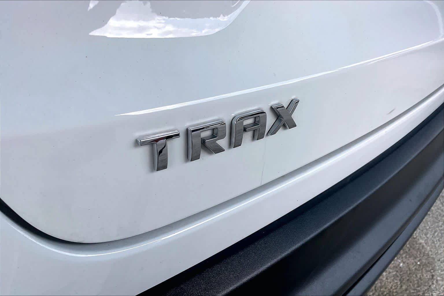 Used 2024 Chevrolet Trax LS w/ LS Convenience Package FWD image 31