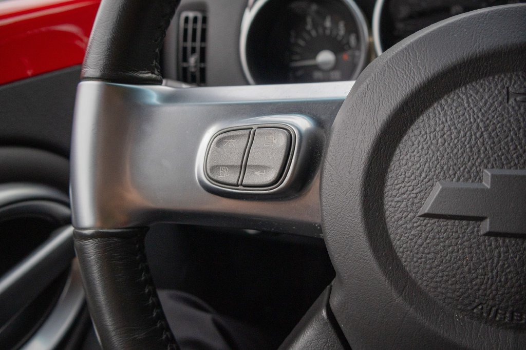 Used 2006 Chevrolet SSR w/ Preferred Equipment Group RWD image 21