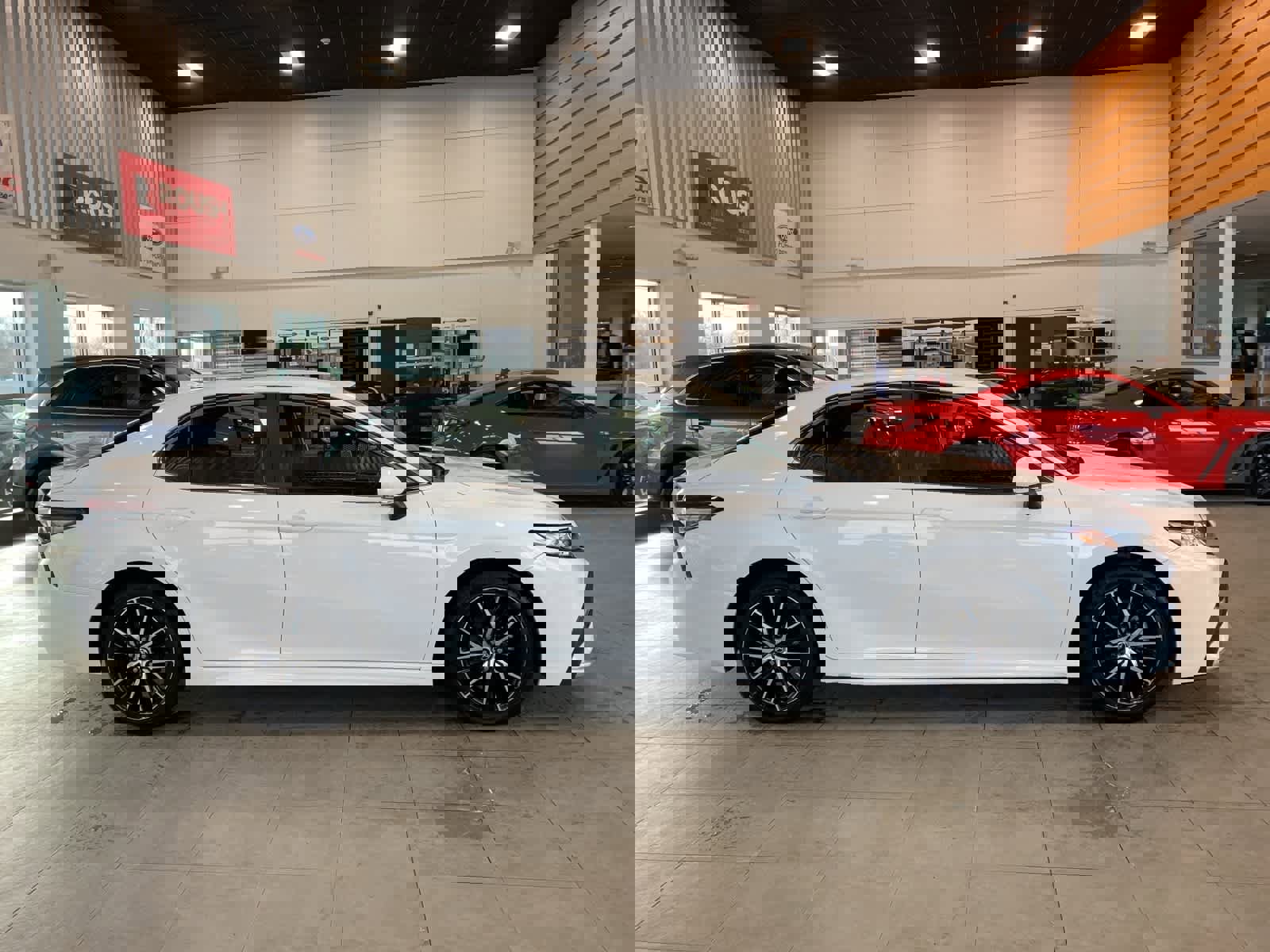 Used 2024 Toyota Camry SE image 6