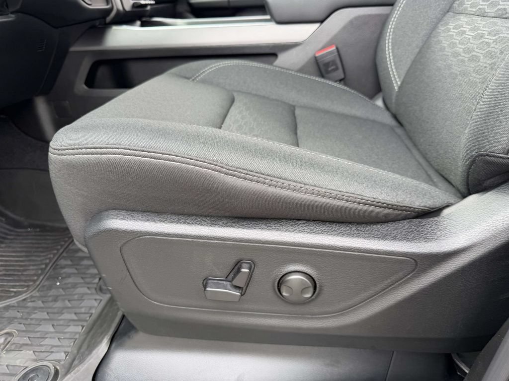 Used 2025 RAM 1500 Big Horn AWD/4WD image 19
