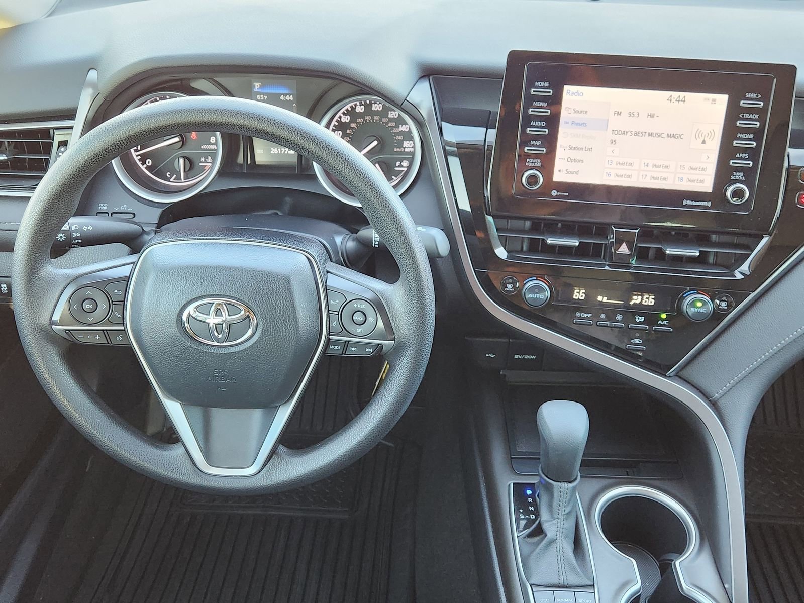 Used 2023 Toyota Camry LE image 31