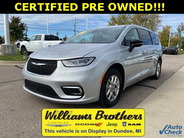 Certified 2024 Chrysler Pacifica Touring-L