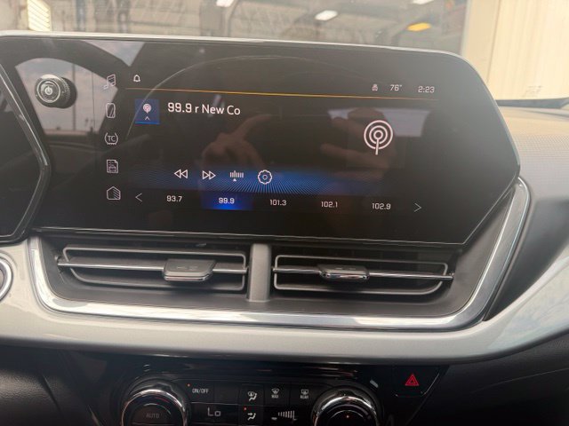 Used 2024 Chevrolet Trax LT w/ Driver Confidence Package FWD image 22