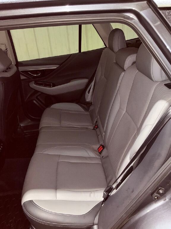 Used 2021 Subaru Outback Limited image 8