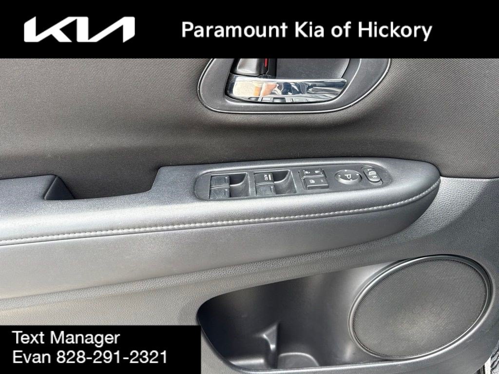Used 2017 Honda HR-V LX image 16