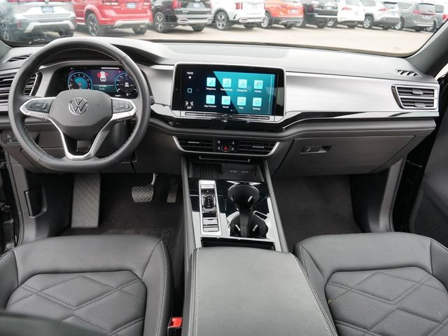 Certified 2025 Volkswagen Atlas Cross Sport SE FWD image 22