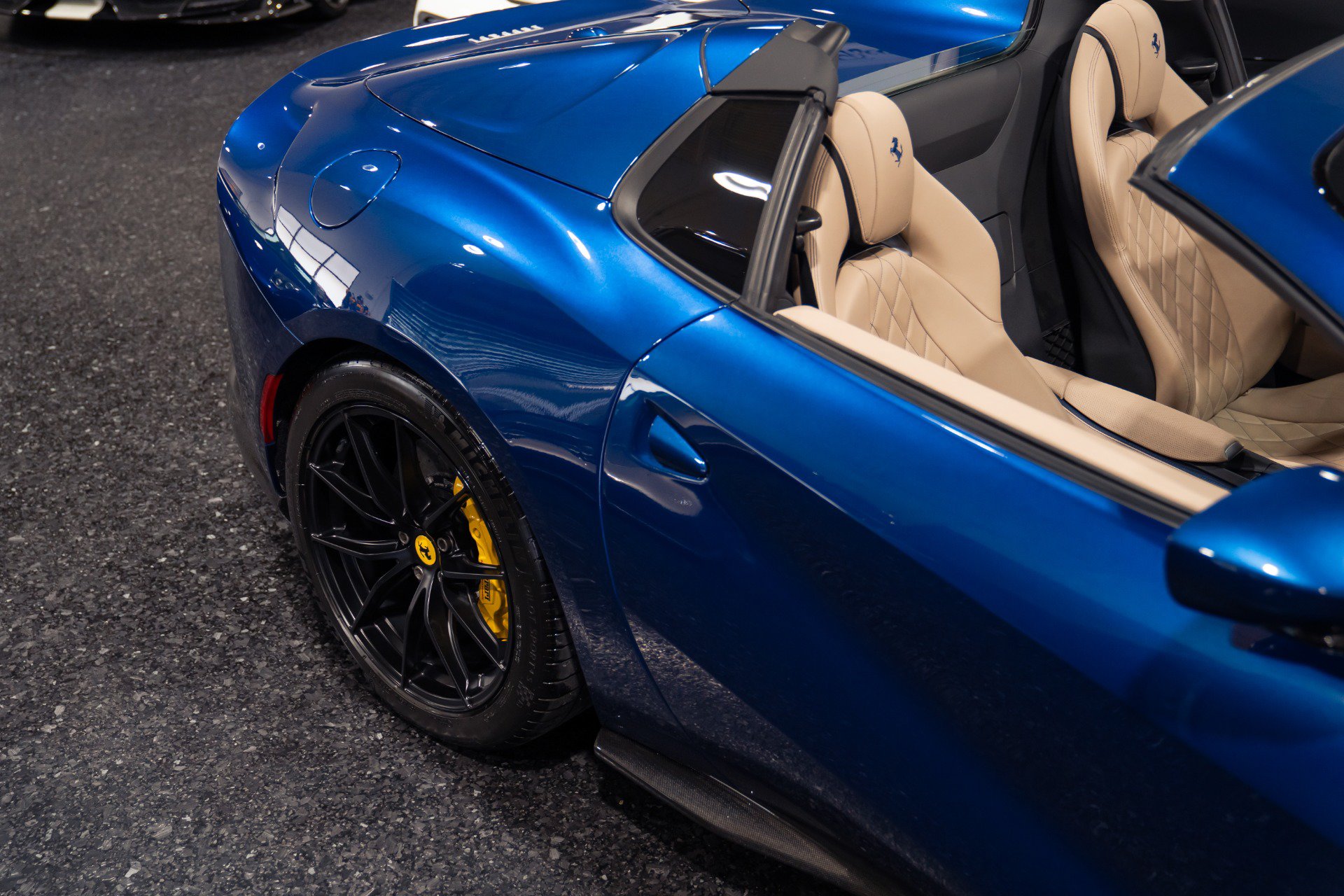 Used 2021 Ferrari 812 GTS RWD image 24